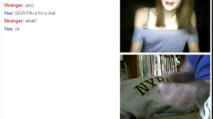 Brunette Agnes met diverse gratis geile sex films seksspeeltjes