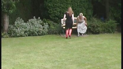 Leuke roodharige gratis oma sex film meid die plezier heeft in een privé gesprek.