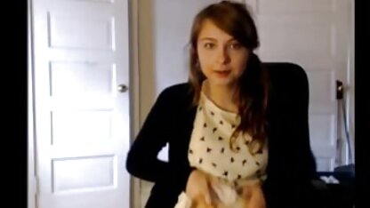 Lesbiennes neuken elkaar met strapon en gratis sex films oma vrijen dan met een man.