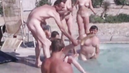 Getatoeëerde atleet die haar verliefde brede schouders neukt 123gratis sexfilmpjes met een lange lul