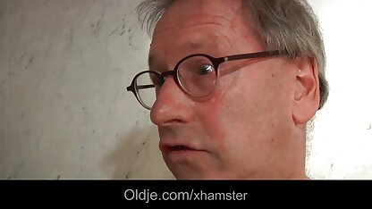 De baas neukte twee leuke Secretaresses gratiis sexfilms in zijn kantoor.