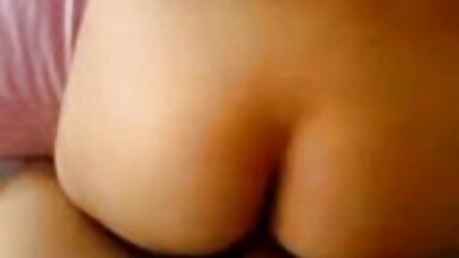 Vietnam pornofilm kijken gratis zuigt en rijdt harige kut pik