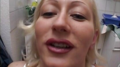 Diana in nylons wordt sexfilmjes gratis geneukt door twee kerels.