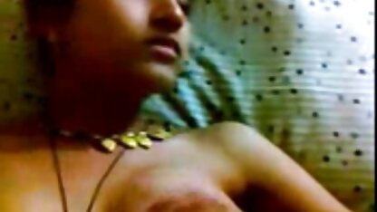 Sappig MILF sexfilm kijken gratis poesje op grote dildo
