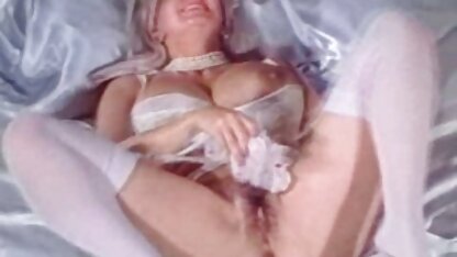 Geile seksfilms vagina lelie heeft een hete voetenjob.