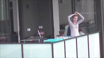Schattig in kousen en sexfilm kijken gratis golf om hun vaardigheden in het kiezen te tonen
