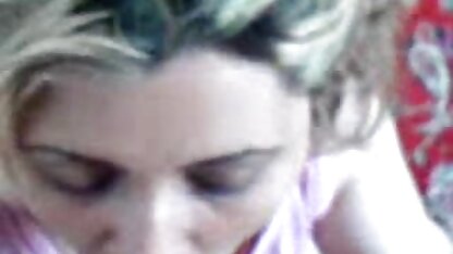 Jeanne gratis sexfilm nam de peper man in haar mond en likte