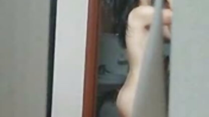 Prostituee babe in gratis sex films nl kousen toont grote kont
