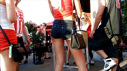 Gebruinde meisjes tonen vagina ' s op nieuwste seksfilm straat