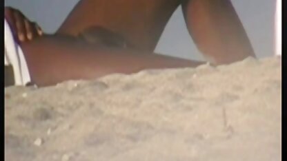 Schoonheid in sexy kousen neuken in verschillende poses met een gratis sex films kijken vriend