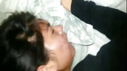 Slim blond geeft mond en spleten sexfilms gratis kijken strak roze in het gieten
