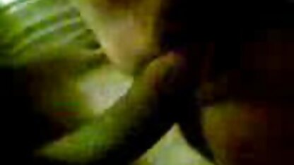 Elizabeth streelde haar gat voor de tiener sex films webcam.