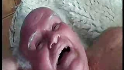 Masseuse sexfilmpjes nl dressed doggy poseert op klanten die slank zijn