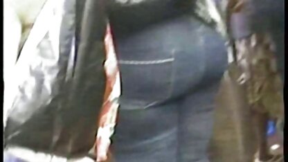 Vrouw in jurk en bril zwaluwen penis erectie liefhebber gratis nederlandstalige sexfilm