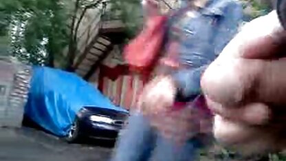 Schoonheid met slank lichaam en kleine nieuwe sexfilmpjes borsten snel rijdende penis